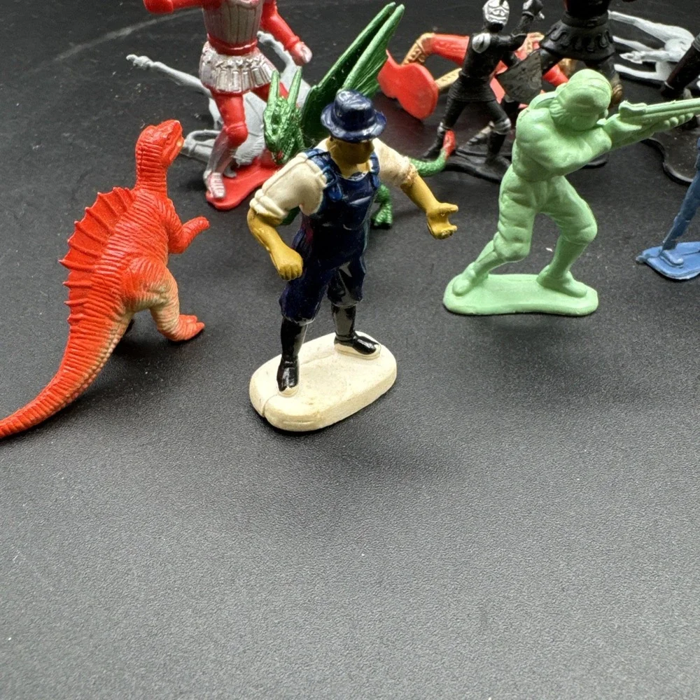 17 Vtg. Plastic Figure Medieval, Dragon, Soldiers, Police Firefighters Mix Color